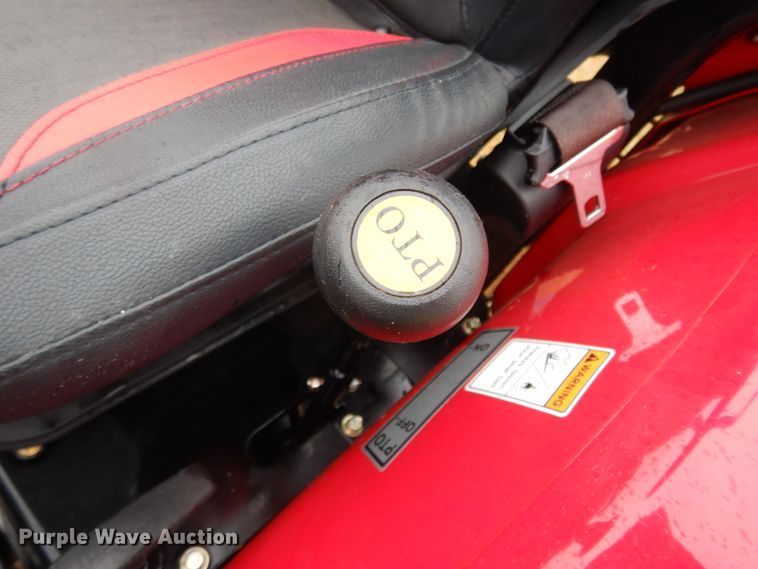 image for item DJ6665 2019 Mahindra 2638  MFWD tractor