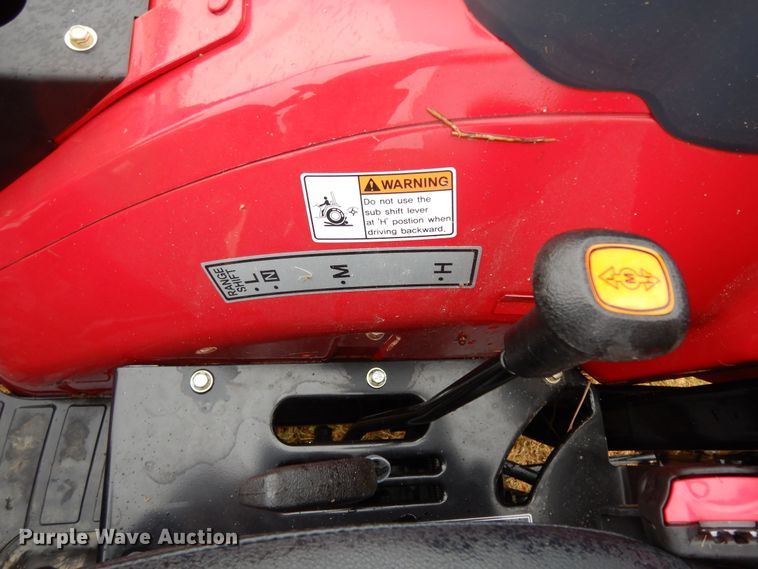 image for item DJ6665 2019 Mahindra 2638  MFWD tractor