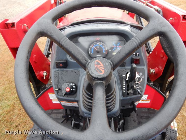 image for item DJ6665 2019 Mahindra 2638  MFWD tractor