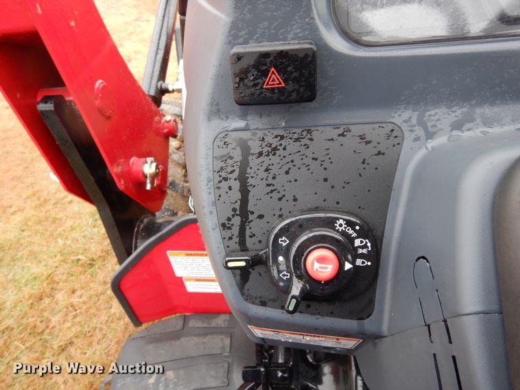 image for item DJ6665 2019 Mahindra 2638  MFWD tractor