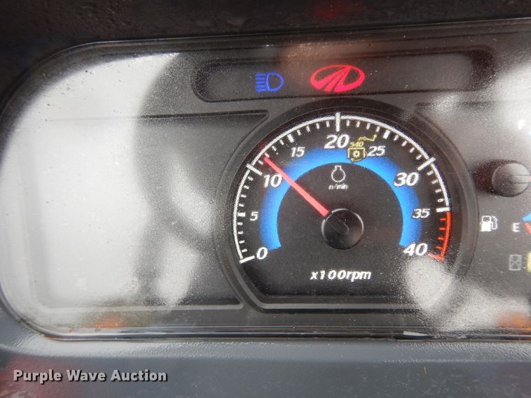 image for item DJ6665 2019 Mahindra 2638  MFWD tractor