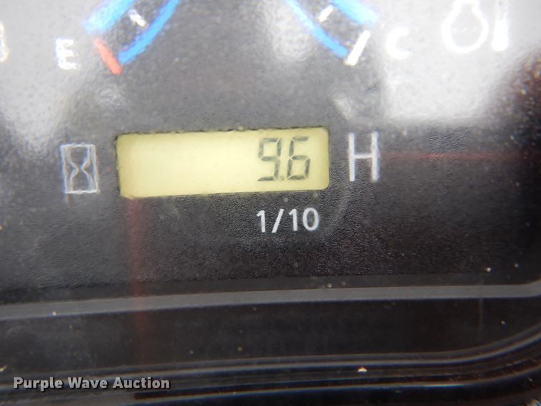 image for item DJ6665 2019 Mahindra 2638  MFWD tractor