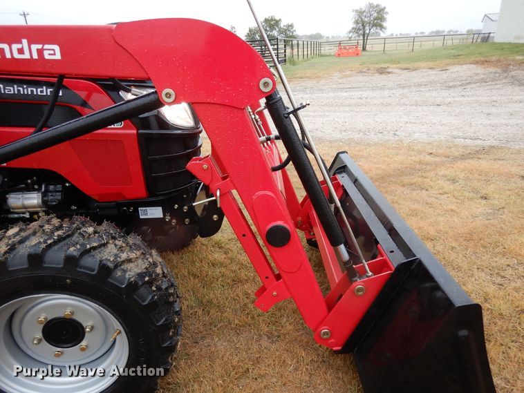 image for item DJ6665 2019 Mahindra 2638  MFWD tractor