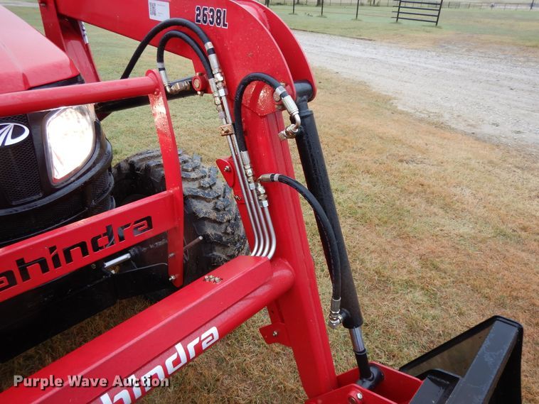 image for item DJ6665 2019 Mahindra 2638  MFWD tractor