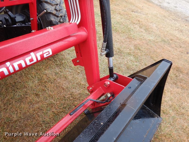 image for item DJ6665 2019 Mahindra 2638  MFWD tractor