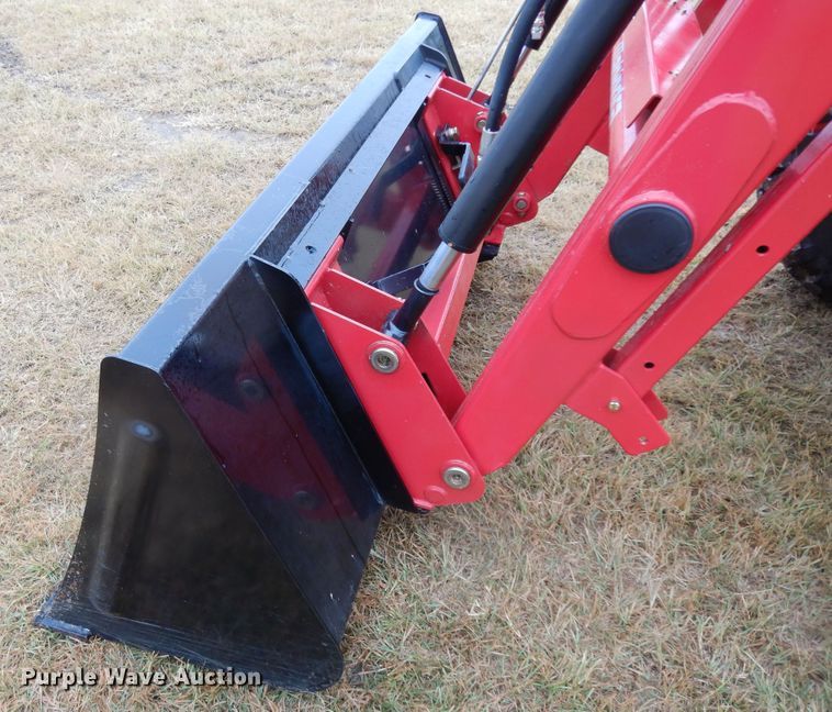 image for item DJ6665 2019 Mahindra 2638  MFWD tractor