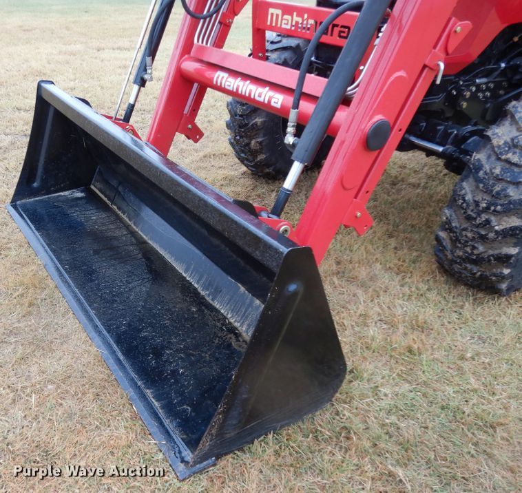 image for item DJ6665 2019 Mahindra 2638  MFWD tractor