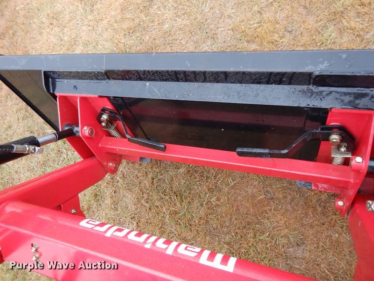 image for item DJ6665 2019 Mahindra 2638  MFWD tractor