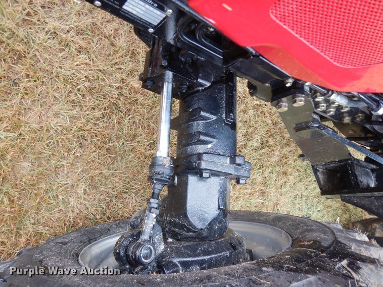 image for item DJ6665 2019 Mahindra 2638  MFWD tractor