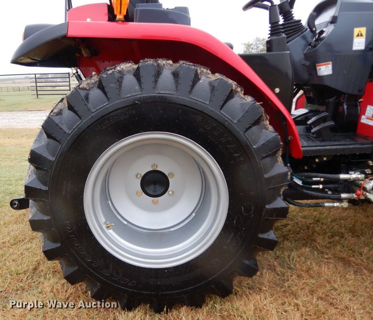 image for item DJ6665 2019 Mahindra 2638  MFWD tractor