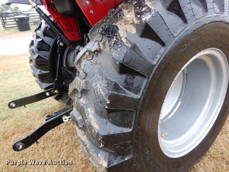 image for item DJ6665 2019 Mahindra 2638  MFWD tractor