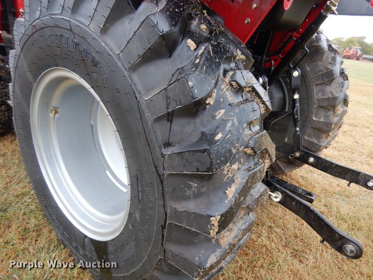 image for item DJ6665 2019 Mahindra 2638  MFWD tractor