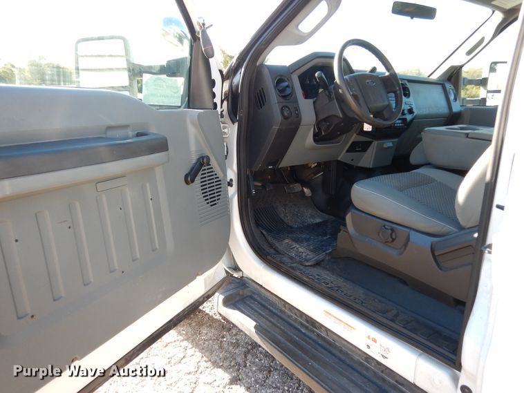 image for item DJ6677 2011 Ford F450 Super Duty  SuperCab service truck