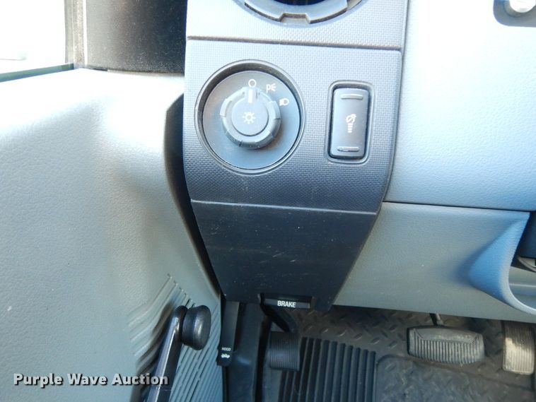 image for item DJ6677 2011 Ford F450 Super Duty  SuperCab service truck