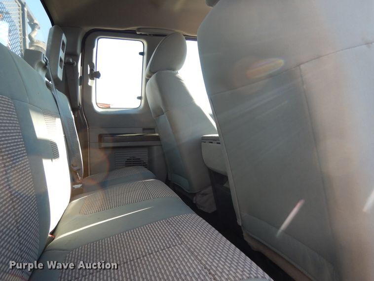 image for item DJ6677 2011 Ford F450 Super Duty  SuperCab service truck