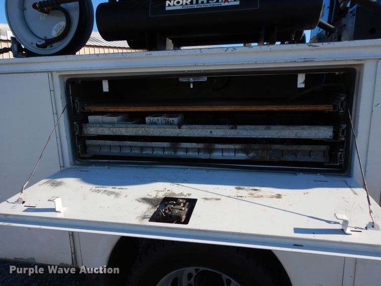 image for item DJ6677 2011 Ford F450 Super Duty  SuperCab service truck