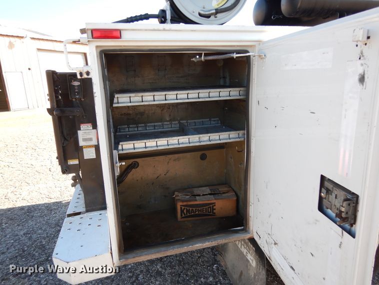 image for item DJ6677 2011 Ford F450 Super Duty  SuperCab service truck