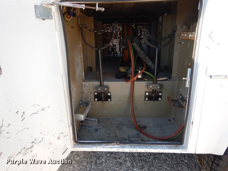 image for item DJ6677 2011 Ford F450 Super Duty  SuperCab service truck