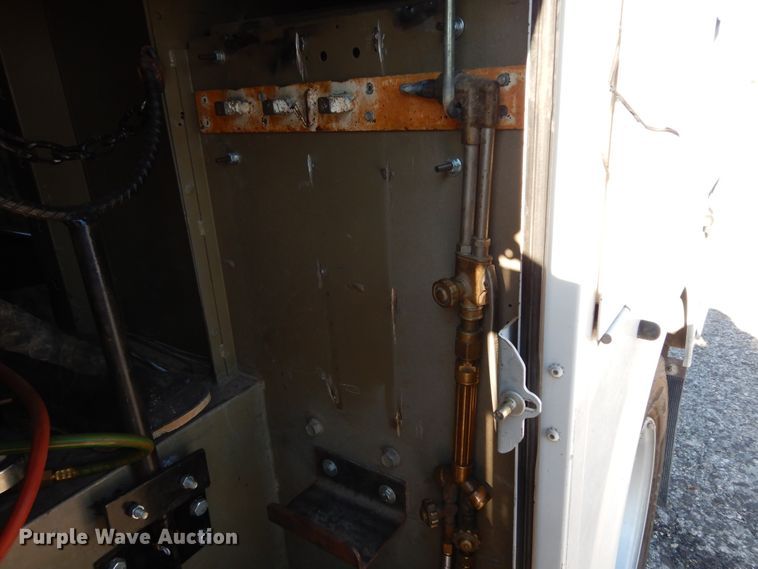 image for item DJ6677 2011 Ford F450 Super Duty  SuperCab service truck