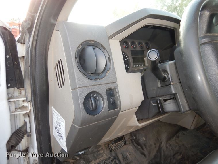 image for item DJ6916 2008 Ford F550 Super Duty XL  Crew Cab flatbed truck