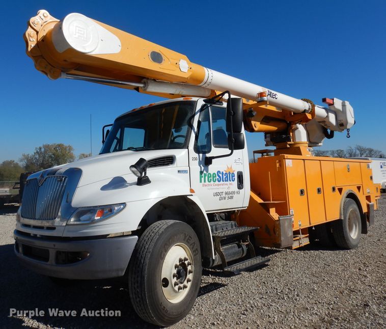 image for item DJ6922 2015 International 4400SBA  bucket truck