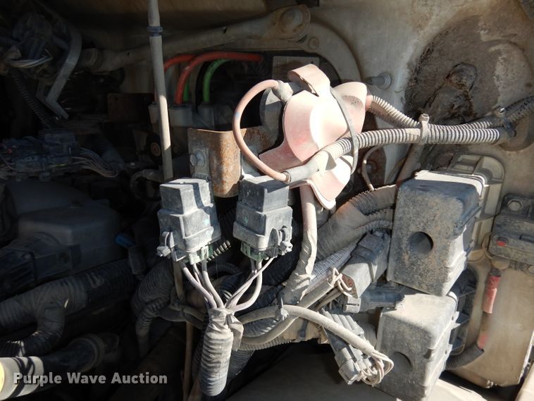 image for item DJ6922 2015 International 4400SBA  bucket truck