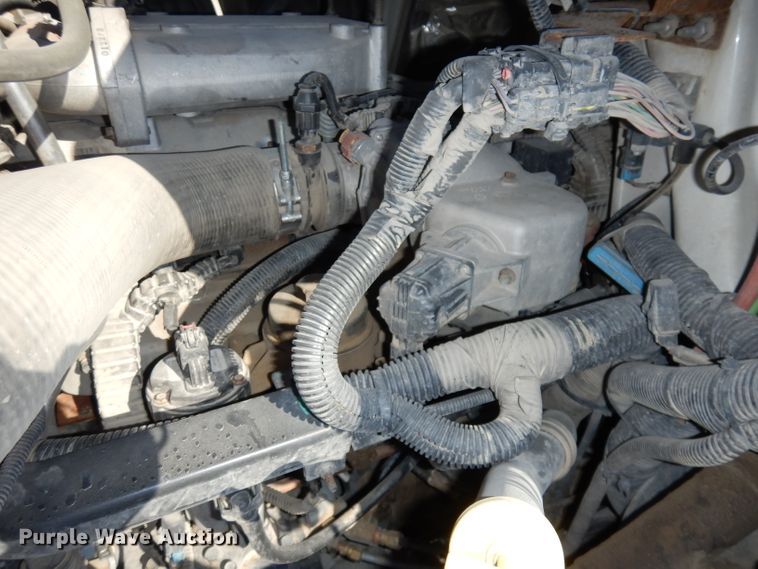 image for item DJ6922 2015 International 4400SBA  bucket truck