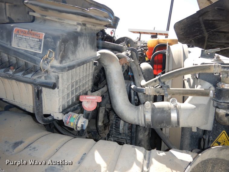 image for item DJ6922 2015 International 4400SBA  bucket truck