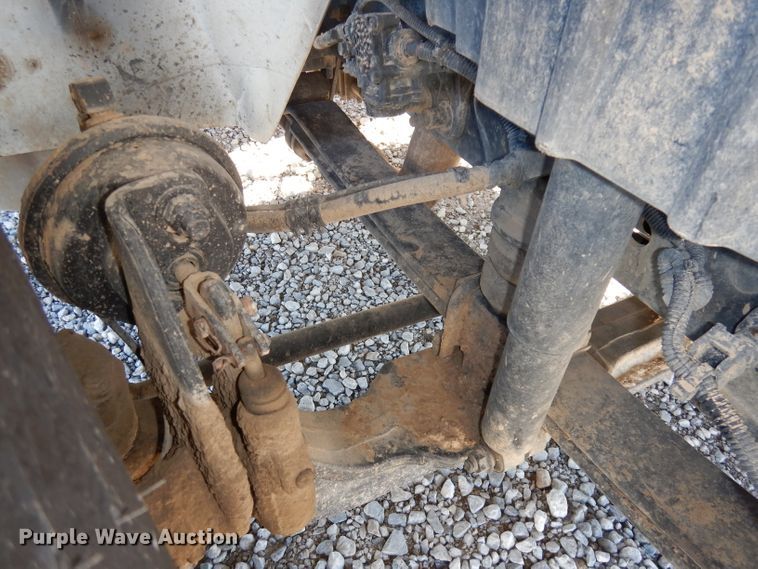 image for item DJ6922 2015 International 4400SBA  bucket truck