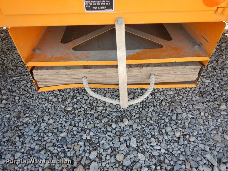 image for item DJ6922 2015 International 4400SBA  bucket truck