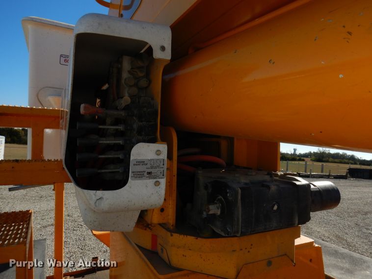 image for item DJ6922 2015 International 4400SBA  bucket truck