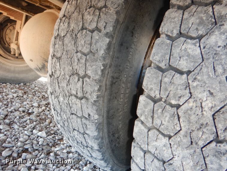 image for item DJ6922 2015 International 4400SBA  bucket truck