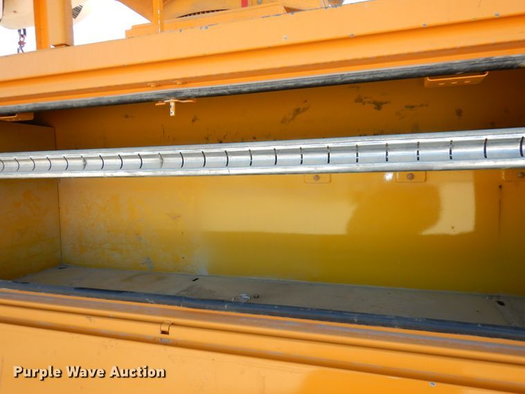 image for item DJ6922 2015 International 4400SBA  bucket truck