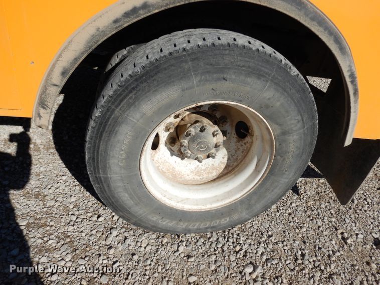 image for item DJ6922 2015 International 4400SBA  bucket truck