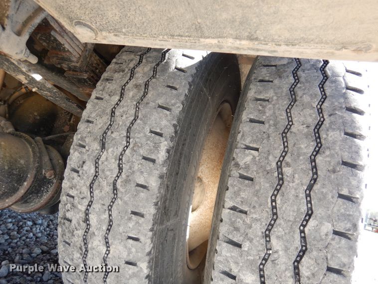 image for item DJ6922 2015 International 4400SBA  bucket truck