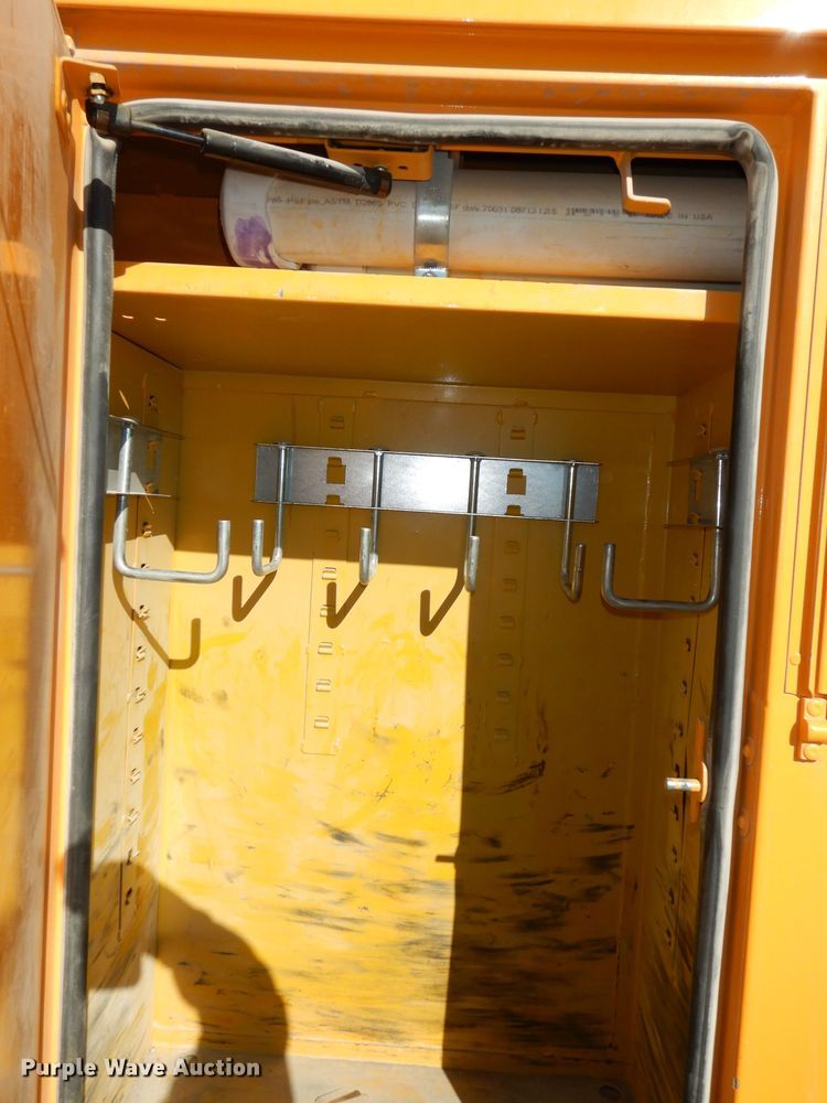 image for item DJ6922 2015 International 4400SBA  bucket truck