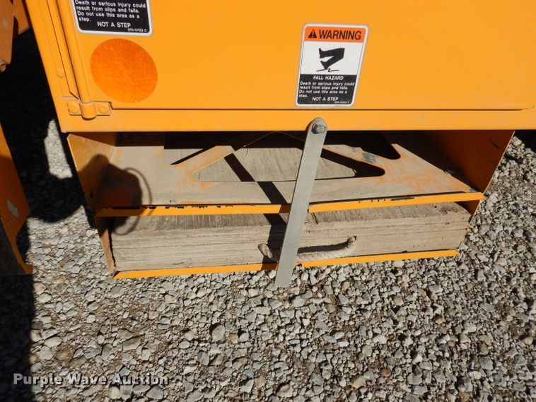 image for item DJ6922 2015 International 4400SBA  bucket truck