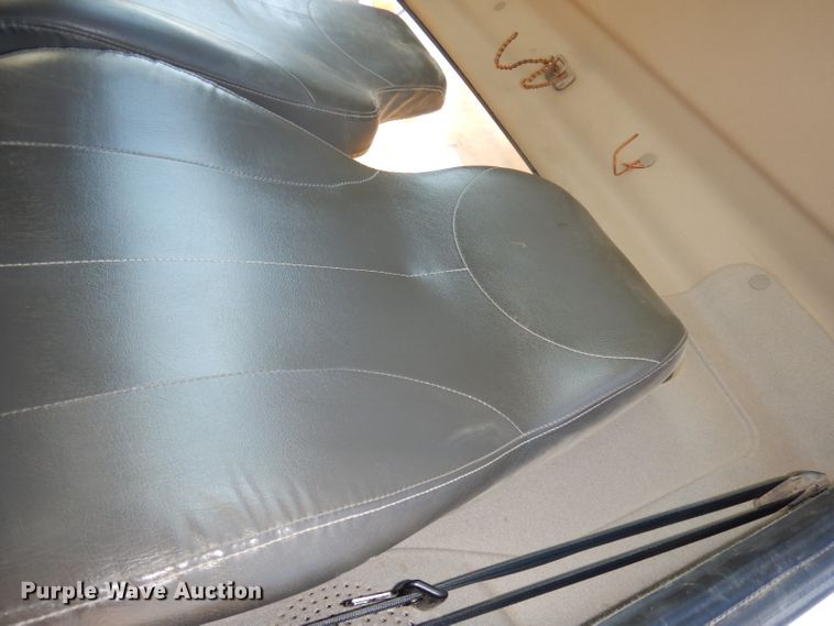 image for item DJ6947 2015 International DuraStar 4400  digger derrick truck