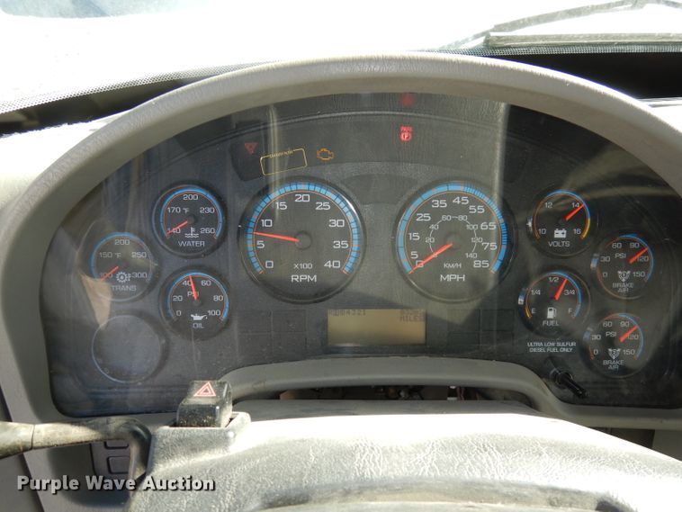 image for item DJ6947 2015 International DuraStar 4400  digger derrick truck