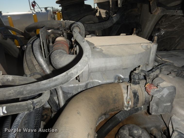 image for item DJ6947 2015 International DuraStar 4400  digger derrick truck