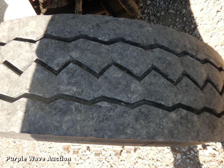 image for item DJ6947 2015 International DuraStar 4400  digger derrick truck