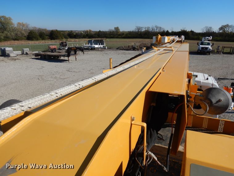 image for item DJ6947 2015 International DuraStar 4400  digger derrick truck