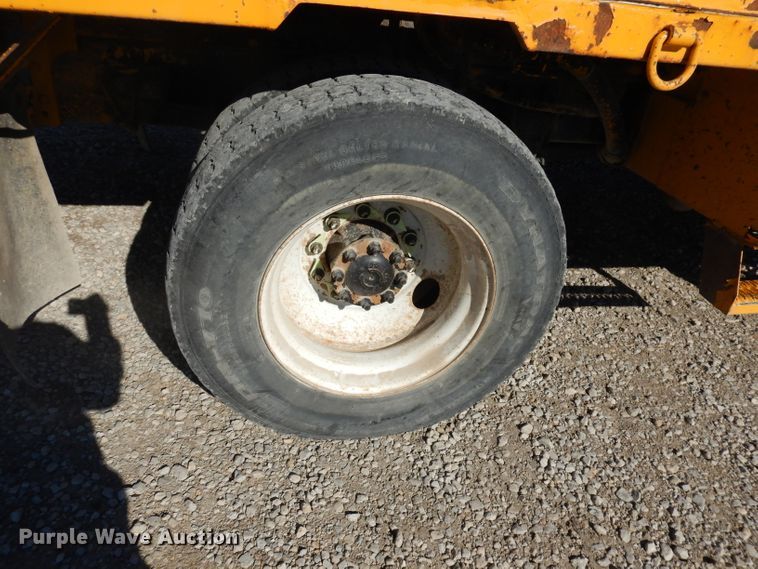 image for item DJ6947 2015 International DuraStar 4400  digger derrick truck