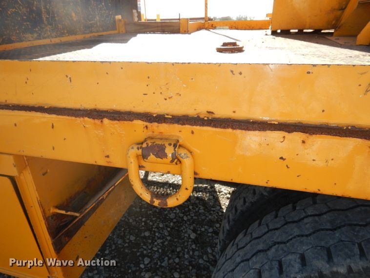 image for item DJ6947 2015 International DuraStar 4400  digger derrick truck