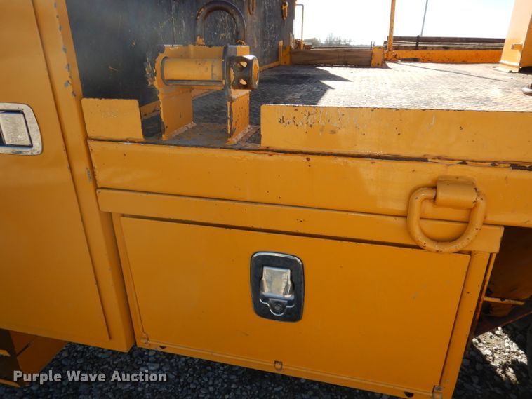 image for item DJ6947 2015 International DuraStar 4400  digger derrick truck