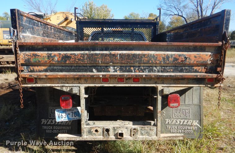 image for item DJ8508 2006 Ford F450 Super Duty  Crew Cab dump flatbed truck