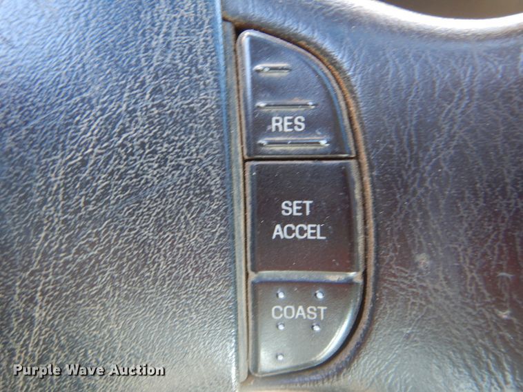 image for item DJ8508 2006 Ford F450 Super Duty  Crew Cab dump flatbed truck