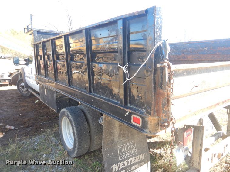 image for item DJ8508 2006 Ford F450 Super Duty  Crew Cab dump flatbed truck