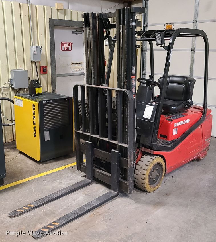 image for item EL9569 Raymond 440C35  forklift