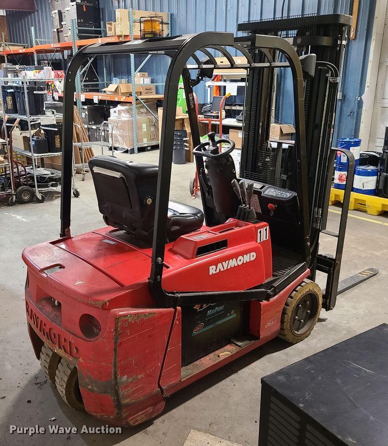 image for item EL9569 Raymond 440C35  forklift